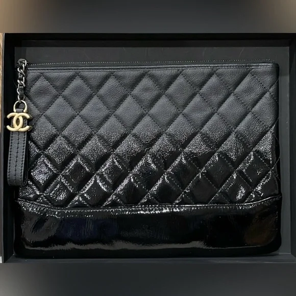 New CHANEL Ombre Gabrielle O-Case Clutch - Picture 1 of 9